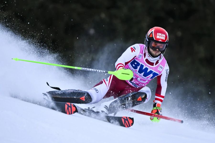 Auch in anderen Disziplinen gibt es Rückschläge: Slalom-Ass Christian Hirschbühl wird diese Saison keine Rennen bestreiten. Er muss erneut unters Messer.