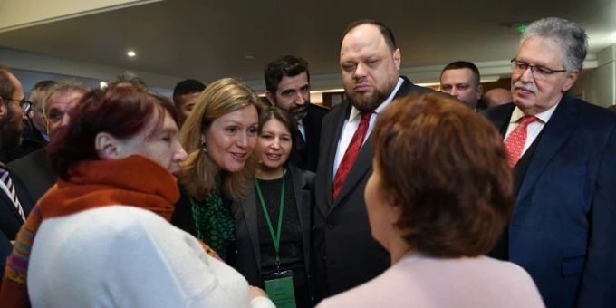 Aufnahmezentrum für ukrainische Flüchtlinge in Frankreich Aufnahmezentrum für ukrainische Flüchtlinge in Frankreich