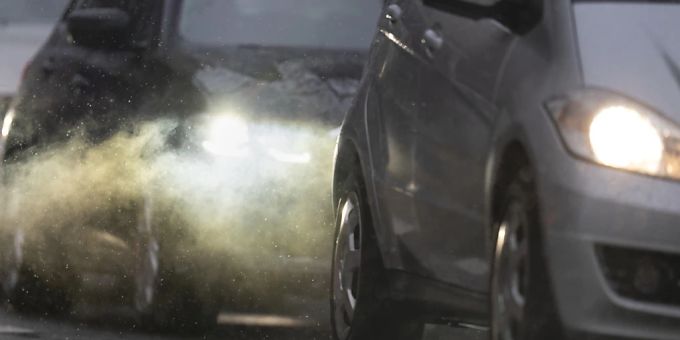 Experten fordern eine flexiblere Übergangsphase von Verbrennungsmotoren hin zur Elektromobiliät (Archivbild). VW Chef 2035