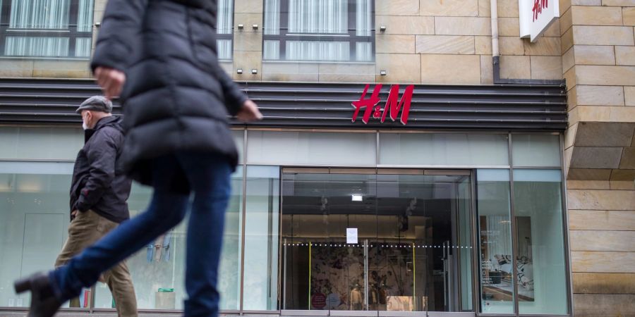 Die schwedische Modekette H&M will gebrauchte Kleidung recyceln.