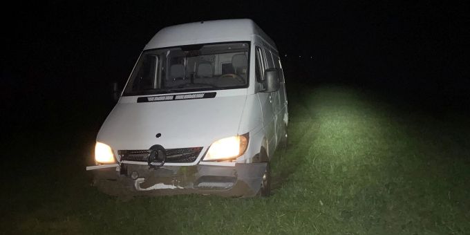 Buus BL: Selbstunfall mit Lieferwagen - die Polizei sucht Zeugen. Buus BL Unfall