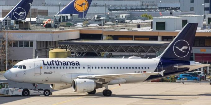 Flieger der Lufthansa in Frankfurt Flieger der Lufthansa in Frankfurt