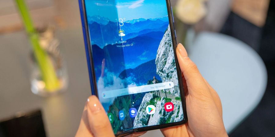 Samsung ist in Westeuropa und Nordamerika im Segment der Falt-Smartphones bisher Marktführer.