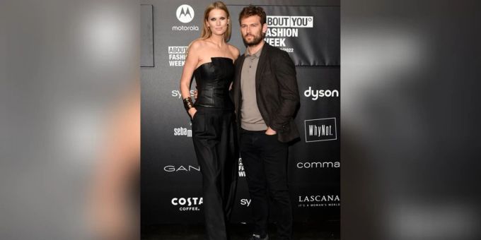 Toni Garrn und Alex Pettyfer strahlen in Mailand. toni garrn
