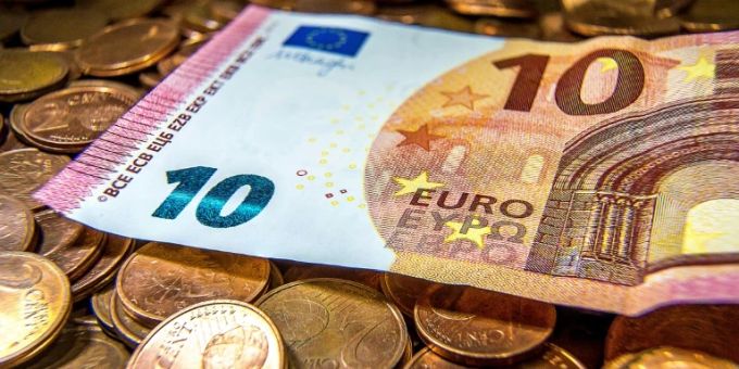 Euromünzen und -schein. inflation