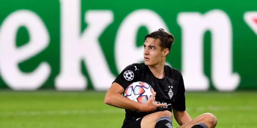 Neuhaus hat offen gelassen, ob er auch in der kommenden Saison für Borussia Mönchengladbach auflaufen wird. Foto: Marius Becker/dpa