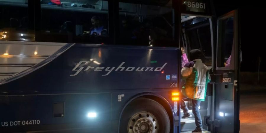 Greyhound-Bus in den USA im Januar 2019