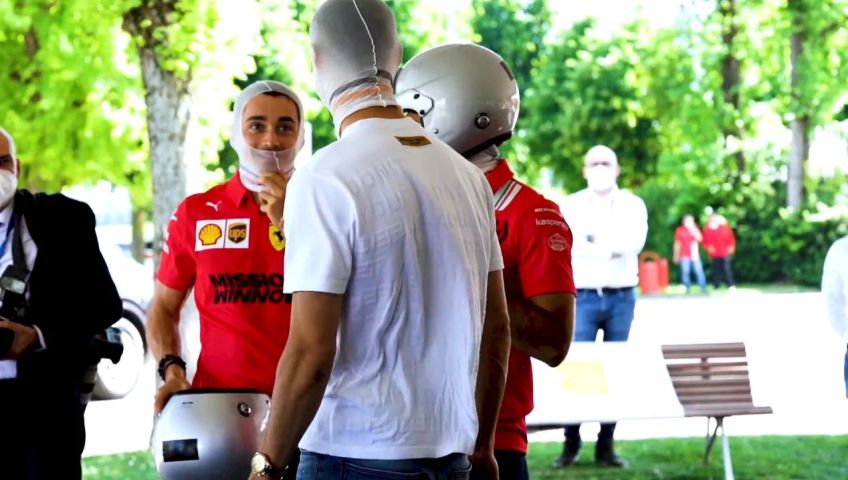 20210514-cristiano-ronaldo-meets-charles-leclerc-and-carlos-sainz-at-fiorano