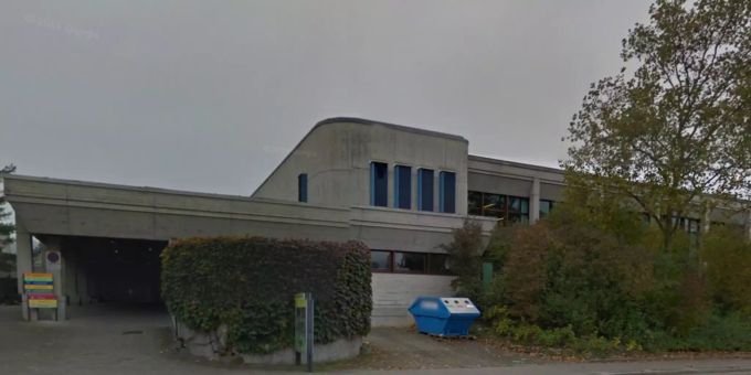 Die Sporthalle Tägi. Hier findet mitten in der Pandemie ein Fussball Hallenturnier für Junioren statt. Sporthalle Tägi