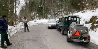 Näfels GL - Unfall zwischen zwei Personenwagen