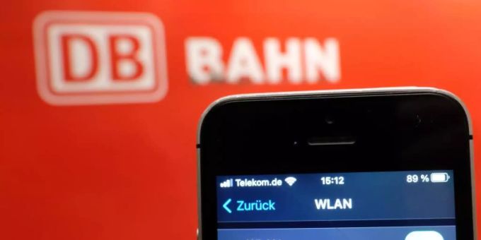 Freies WLAN ist an vielen Bahnhöfen Mangelware. Foto: Sebastian Willnow/dpa-Zentralbild/dpa/Symbolfoto Freies WLAN ist an vielen Bahnhöfen Mangelware. Foto: Sebastian Willnow/dpa-Zentralbild/dpa/Symbolfoto
