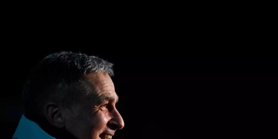 Stefan Kuntz will sich vorerst nicht mit der Bundestrainerfrage beschäftigen. Foto: Marton Monus/dpa