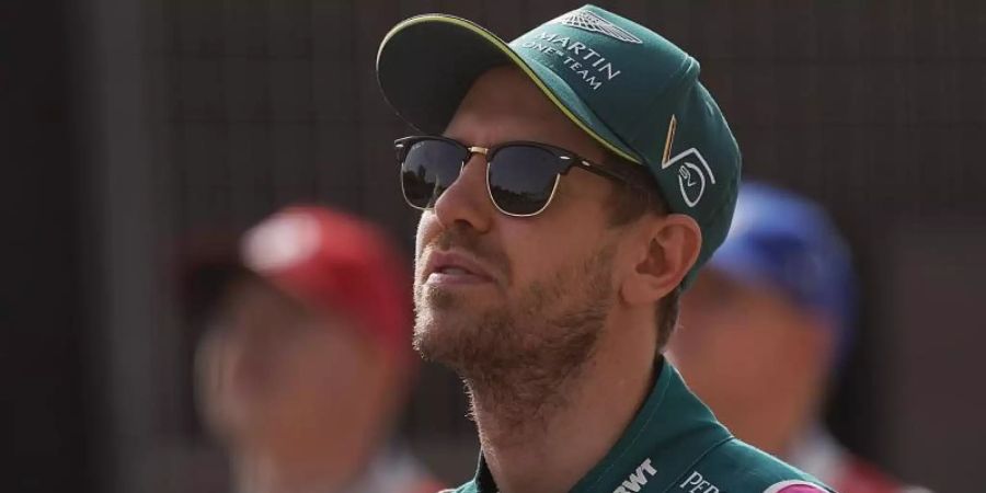 Ex-Weltmeister Sebastian Vettel hält sich vor dem ersten Formel-1-Rennen mit seinem neuen Team Aston Martin noch immer gut genug für Titel. Foto: Hasan Bratic/dpa