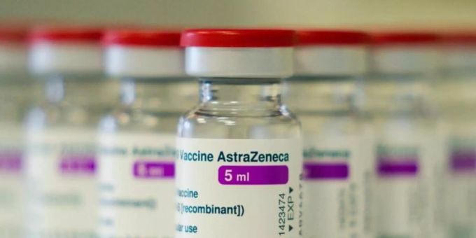 Coronavirus: Ampullen mit dem Covid-19-Impfstoff von Astrazeneca. Astrazeneca coronavirus