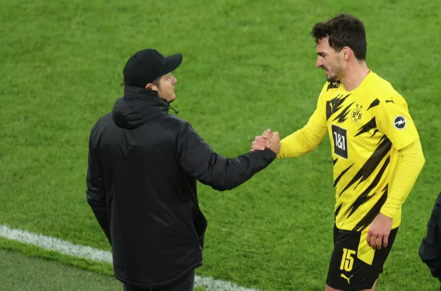 Mats Hummels (r.) mit BVB-Coach Edin Terzic (l.).