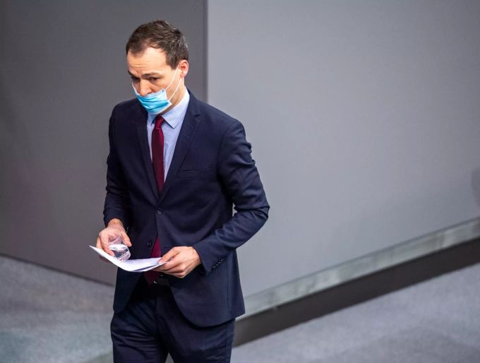 Johannes Huber (AfD) instrumentalisierte Flicks Aussagen in einem Social-Media-Post. Bundestag