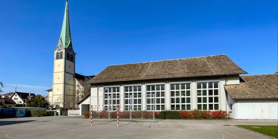 Die Sporthalle in Wädenswil.