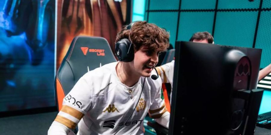 Nicht nur für Matyáš "Carzzy" Orság, sondern auch für sein Team MAD Lions geht es das erste mal in ein LEC-Finale. Foto: Michal Konkol/Foto: Riot Games/dpa