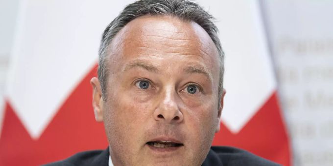 Der Chef des Bundesamts für Sozialversicherungen Stéphane Rossini meint, die Schweiz komme trotz der vielen älteren Toten in der Coronavirus-Krise nicht um eine Reform der AHV herum. (Archivbild) Der Chef des Bundesamts für Sozialversicherungen Stéphane Rossini meint, die Schweiz komme trotz der vielen älteren Toten in der Coronavirus-Krise nicht um eine Reform der AHV herum. (Archivbild)