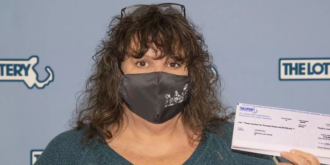 Lea Rose Fiega hatte einen Lottoschein im Wert von einer Million Dollar weggeworfen – dann bekam sie ihn zurück. Lottogewinn Lea Rose Fiega