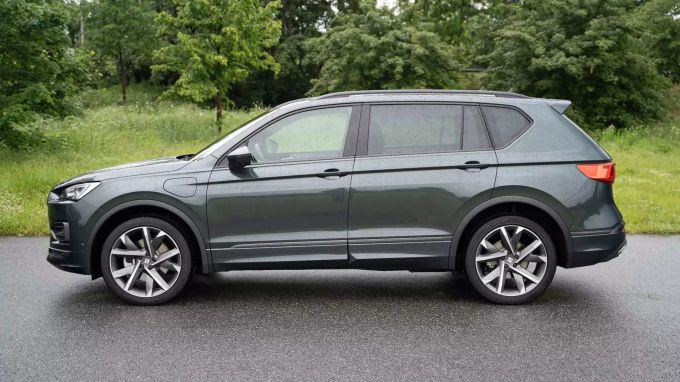 Mti 4,73m ist der Seat Tarraco eHybrid ein grosses Auto mit viel Platz im Interieur 2021 Seat Tarraco eHybrid