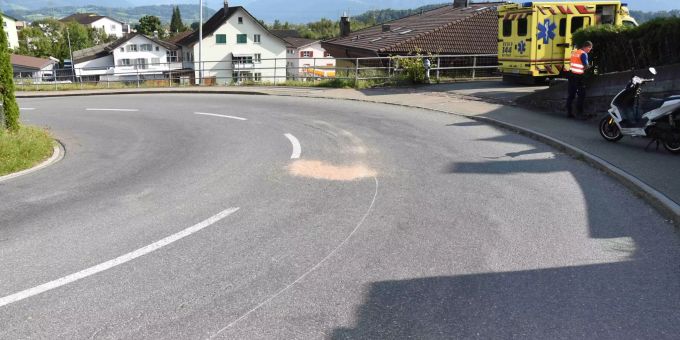 Der Mann musste mit der Rettung ins Spital gebracht werden. Kantonspolizei St. Gallen
