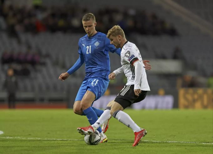 Trotz elf Toren in drei Spielen sieht Flick bei seinem Team Probleme beim Abschluss. Iceland Germany