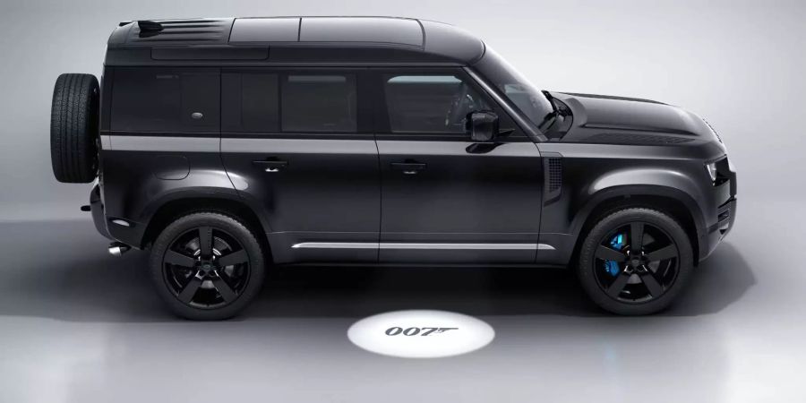 Land Rover Defender Bond