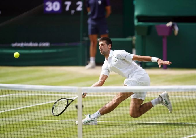 Novak Djokovic Viersatz Sieg Gegen Berrettini Im Wimbledon Final