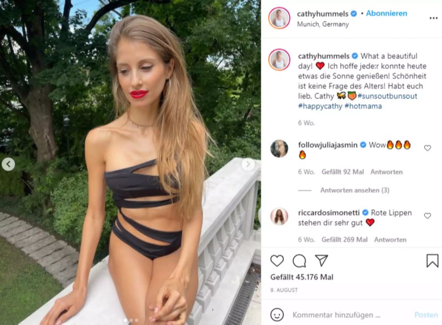 Cathy Hummels zeigt auf Instagram ihren trainierten Body.