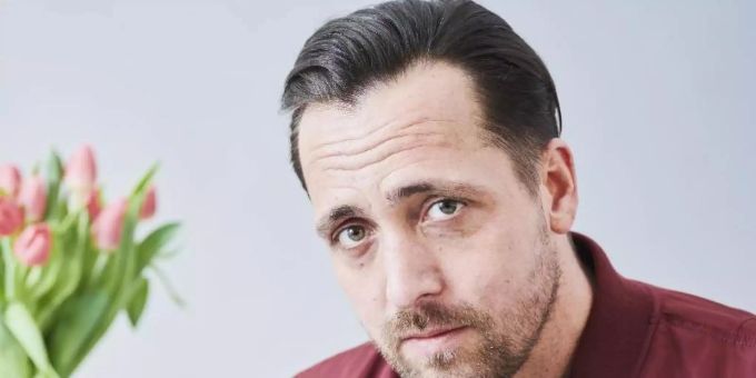 Der Musiker Danger Dan stürmt nach ganz oben. danger dan