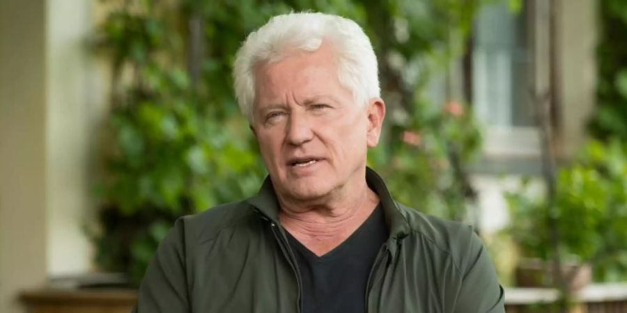 Miroslav Nemec bei den Dreharbeiten für den Tatort "Wunder gibt es immer wieder". Foto: Tobias Hase/dpa