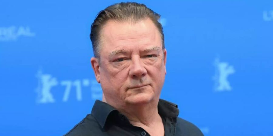 Schauspieler Peter Kurth bei der Premiere von «Nebenan» in Berlin. Foto: Jens Kalaene/dpa-Zentralbild/dpa