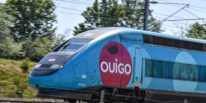 Ein französischer Hochgeschwindigkeitszug (TGV) Ein französischer Hochgeschwindigkeitszug (TGV)