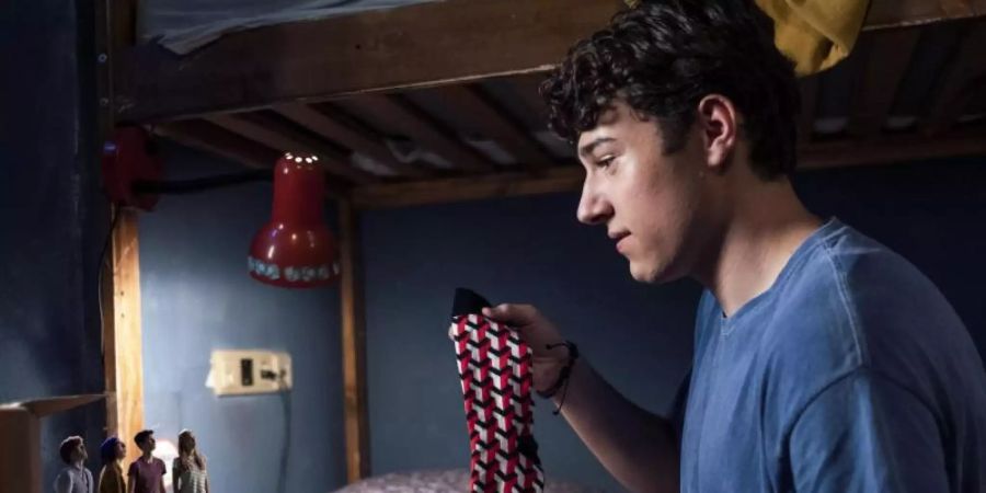 Oskar Keymer als Felix in einer Szene des Films "Hilfe, ich habe meine Freunde geschrumpft". Foto: Martin Valentin Menke/Petro Domenigg/blue eyes Fiction GmbH & Co.KG/dpa