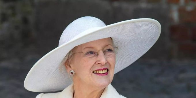 Margrethe II., Königin von Dänemark, wird von Mary bewundert. königin margerethe