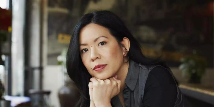 Khuê Phạm hat einen fesselnden Roman über eine junge Frau und ihre vietnamesische Familie geschrieben. Foto: Alena Schmick/Politycki & Partner/btb/dpa