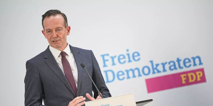 Volker Wissing, Generalsekretär der FDP, spricht zu den Medien. Freie Demokratische Partei