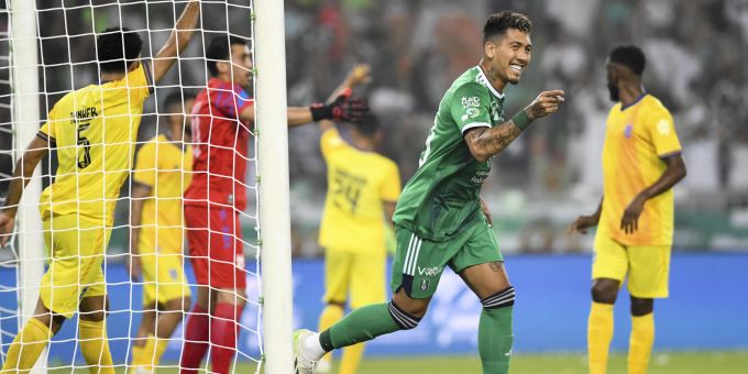 Roberto Firmino schiesst Al-Ahli zum Saisonstart per Dreierpack zum Sieg. Roberto Firmino Al-Ahli