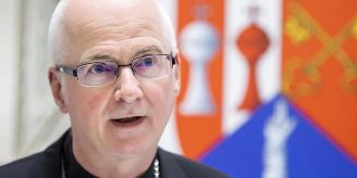 Bern - Morerod rät von zu grossen Reformen der Schweizer Kirche ab Bern - Morerod rät von zu grossen Reformen der Schweizer Kirche ab