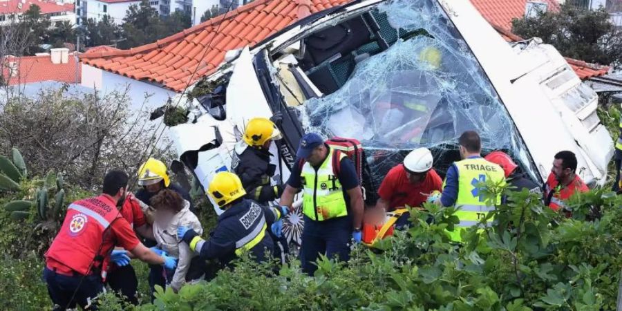 Der Fahrer spricht einem Medienbericht zufolge von «technischem Versagen» seines Fahrzeugs. Foto: Rui Silva/Aspress/Global Imagens/AP