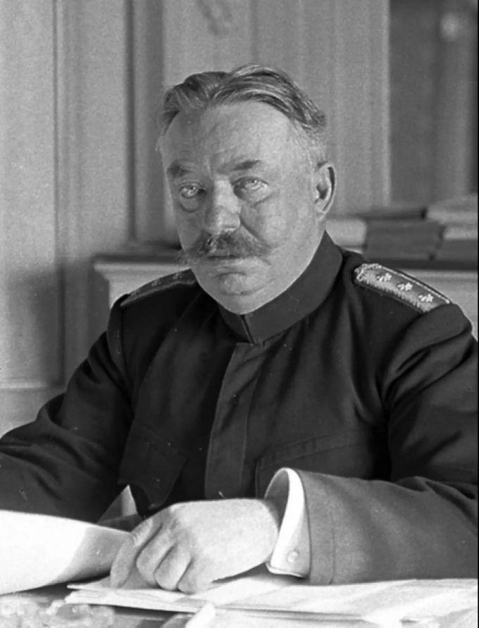 Ulrich Wille, damaliger General der Schweizer Armee, fotografiert zwischen 1914 und 1918 an seinem Schreibtisch. Ulrich Wille