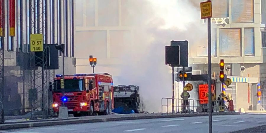 stockholm feuer bus explosion