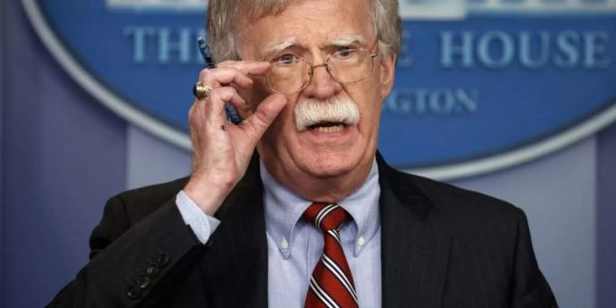 John Bolton, Nationaler Sicherheitsberater der USA, spricht während der täglichen Pressekonferenz im Weissen Haus. Foto: Evan Vucci/AP