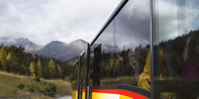 In der Schweiz ist Postauto das führende Busunternehmen im öffentlichen Verkehr. Postauto