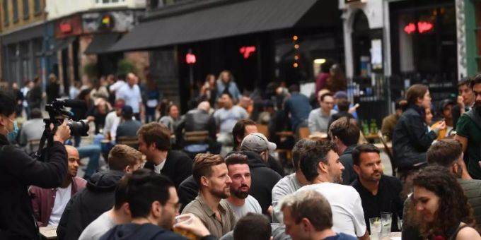 Menschen in britischen Gastronomie-Betrieben- Mensch Gastronomie