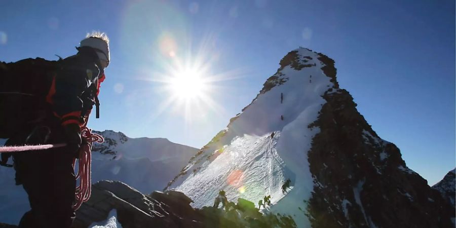 Die Dufourspitze, der höchste Gipfel der Schweiz, hat wieder ein Kreuz. (Archivbild)