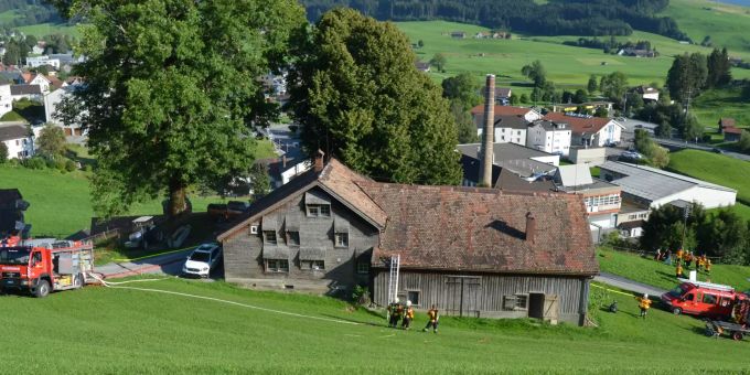 Die Höhe des entstandenen Sachschadens wird auf mehrere Tausend Franken geschätzt. Brand