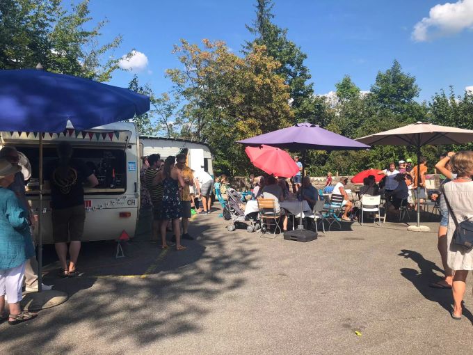 Impression vom Eröffnungsfest des «Wageträffs» Träffpunkt Niederscherli