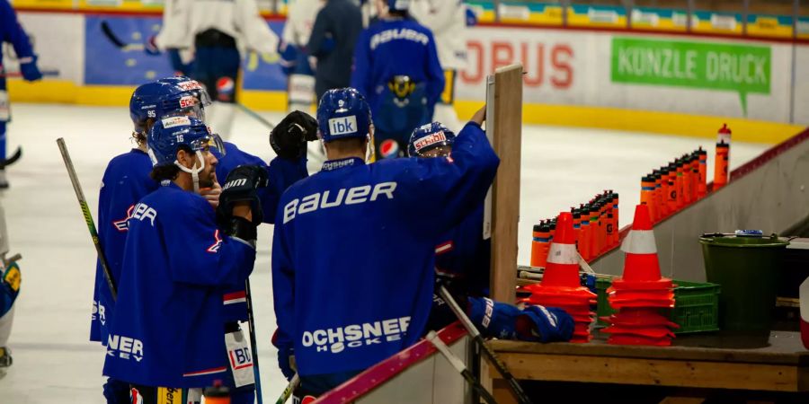 Der EHC Kloten beim Training.